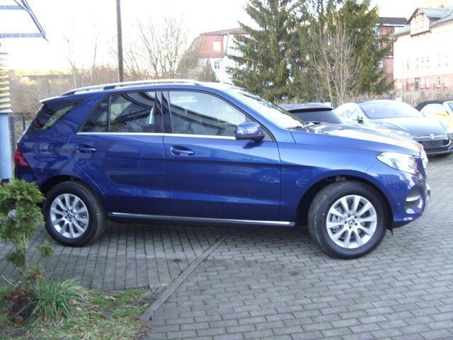 Gebraucht Mercedes GLE350 258 PS (189 kW) 2019 Blau metallic SUV