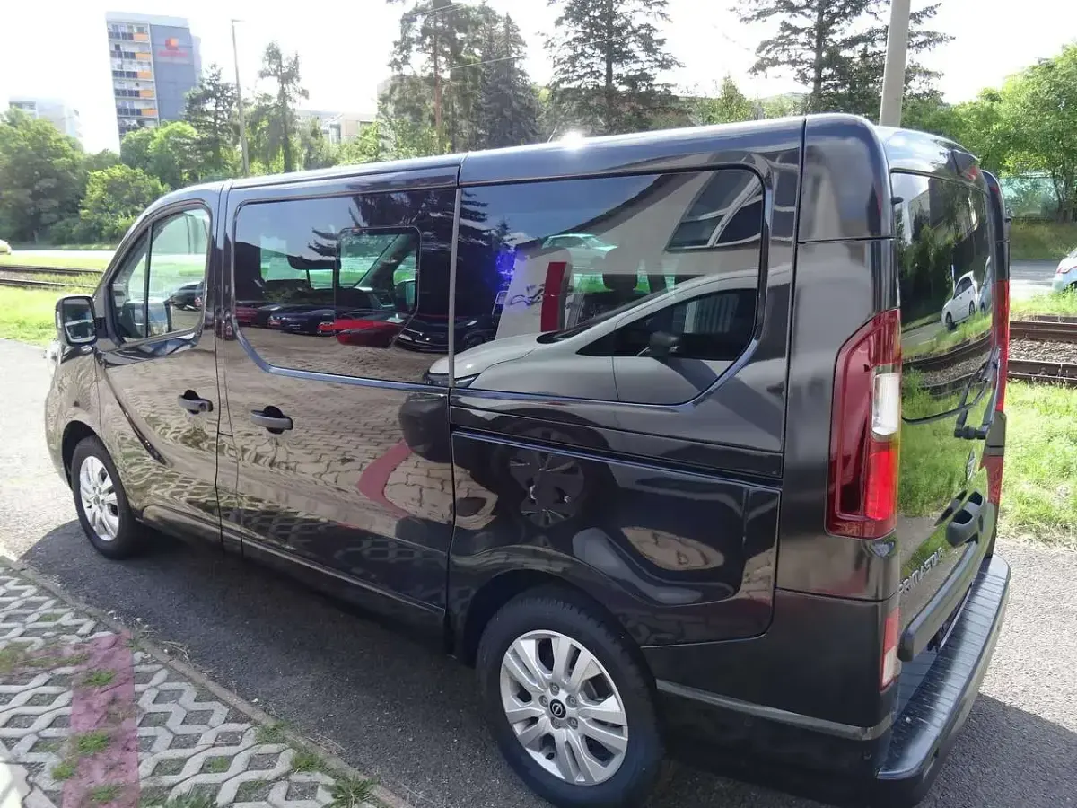 Neu Nissan Primastar Tekna 150 PS (110 kW) 2026 Midnight black Van / Kleinbus