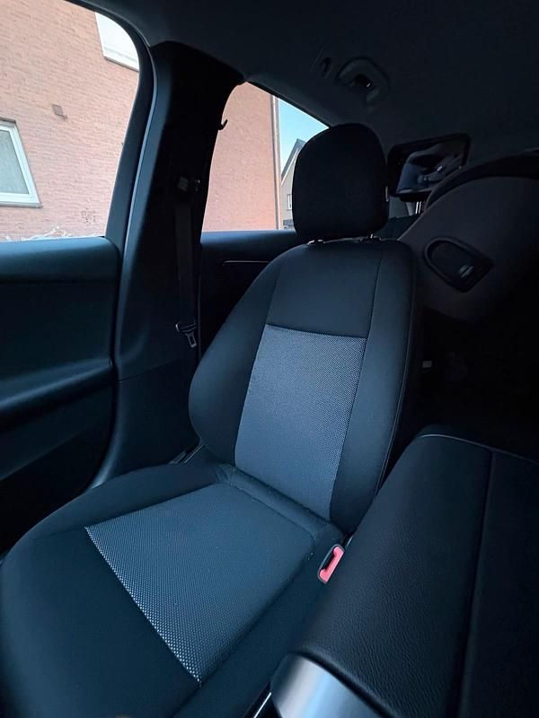 Gebraucht Mercedes C300e 313 PS (230 kW) 2022 Schwarz Kombi