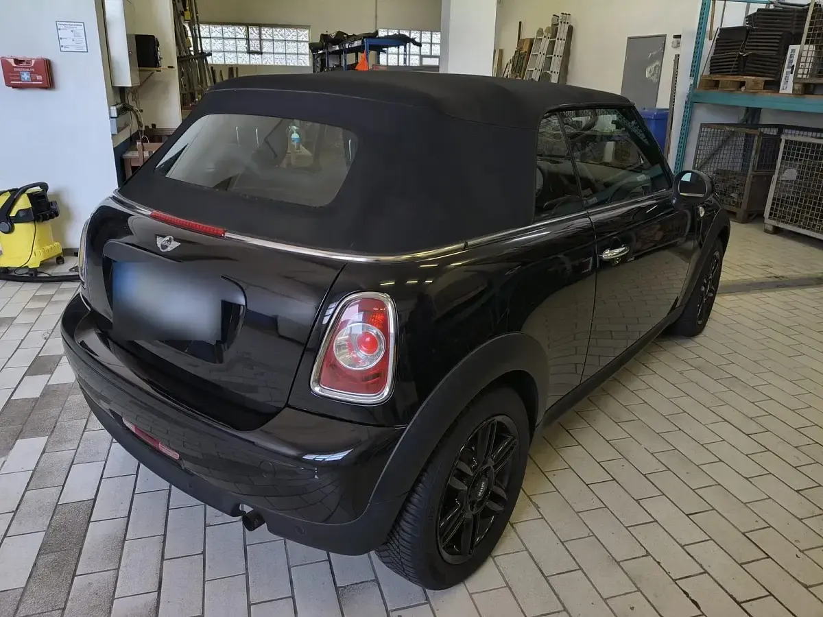 Gebraucht Mini Cooper Cabriolet 106 PS (77 kW) 2014 Schwarz Cabrio