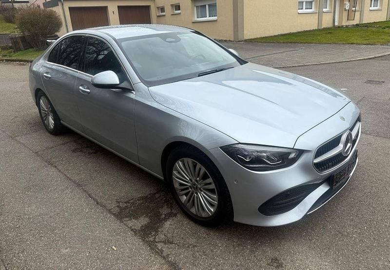 Gebraucht Mercedes C220 Avantgarde 200 PS (147 kW) 2023 Hightechsilber  metalliclac Limousine
