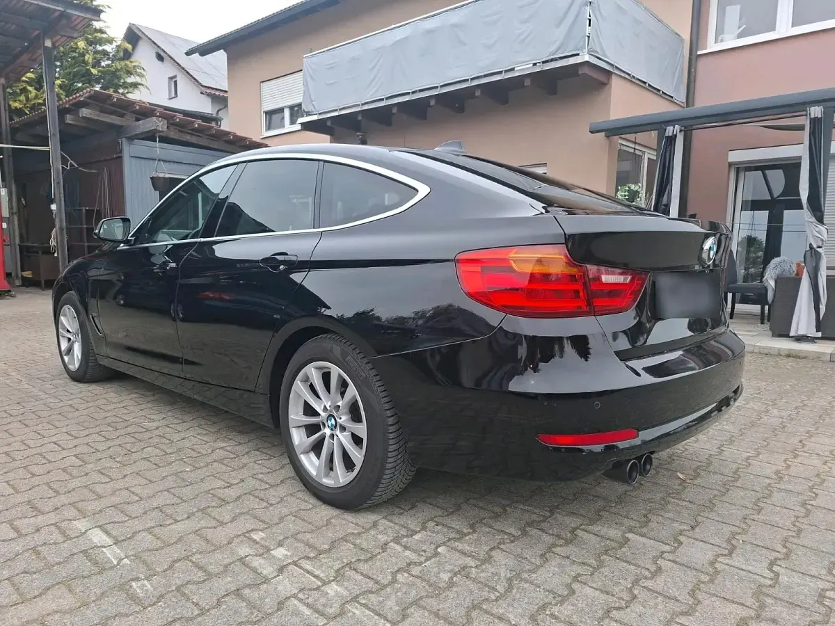 Gebraucht BMW 320 Gran Turismo 184 PS (135 kW) 2013 Schwarz Limousine