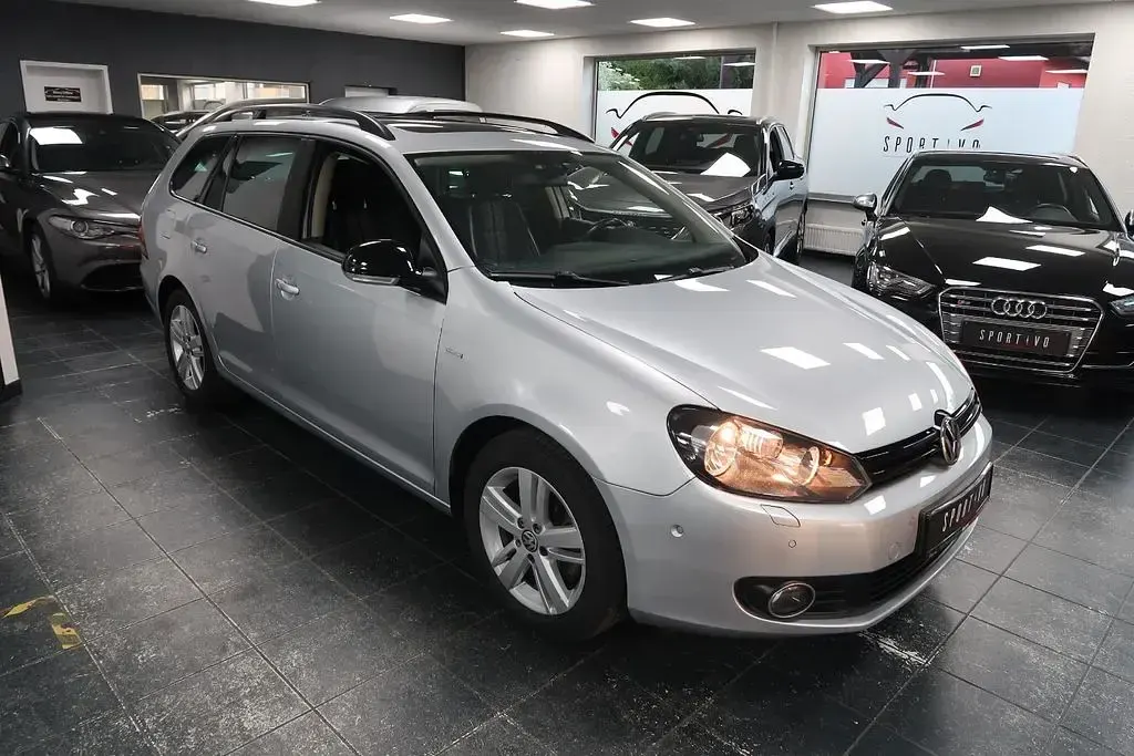 Gebraucht VW Golf VI Match 122 PS (89 kW) 2012 Silber Kleinwagen
