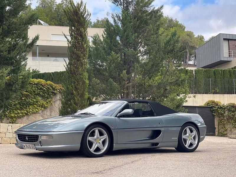 Grau Gebraucht 1997 Ferrari F355 Cabrio | 142.900 € - Bild 1/4