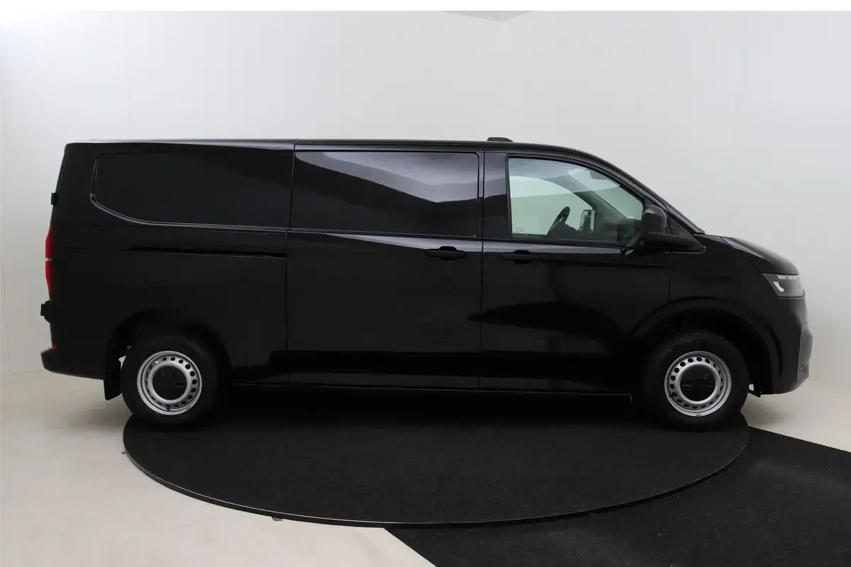 Neu VW T7 170 PS (125 kW) 2026 Midnight black metallic Van