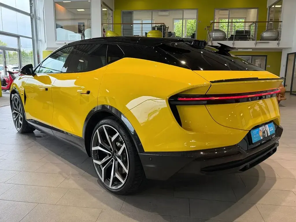 Używany Lotus Eletre 675 kW (918 KM) 2025 Żółty SUV