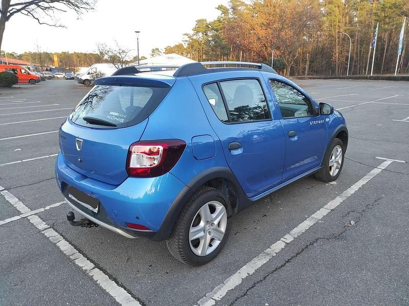Gebraucht Dacia Sandero Stepway 90 PS (66 kW) 2016 Blau Limousine
