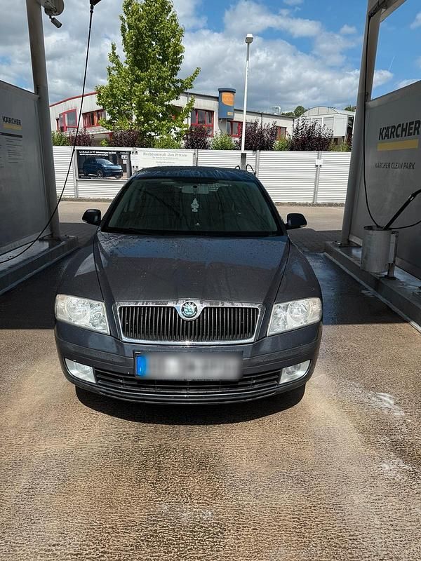 Grau Gebraucht 2007 Skoda Octavia Limousine | 1.700 € (Fairer Preis) - Bild 1/4