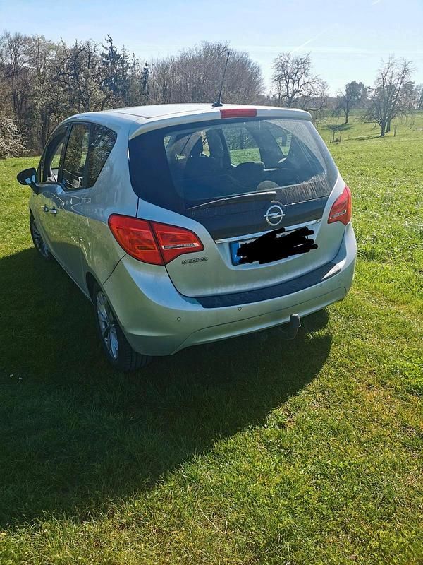 Gebraucht Opel Meriva 101 PS (74 kW) 2013 Silber Van / Kleinbus
