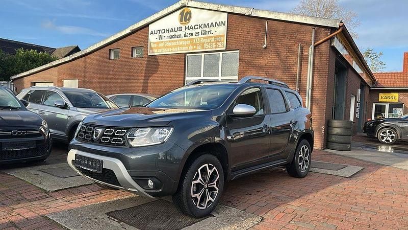 Grau Gebraucht 2018 Dacia Duster Prestige SUV | 11.500 € (Guter Preis) - Bild 1/4