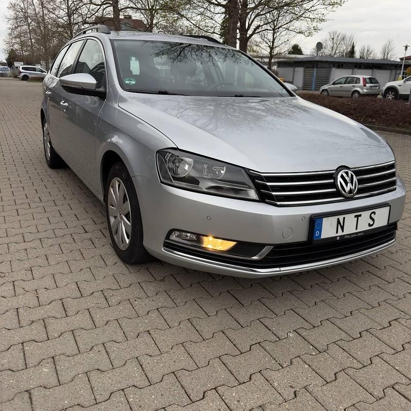 Second-hand VW Passat 105 CP (77 kW) 2013 Argintiu Break