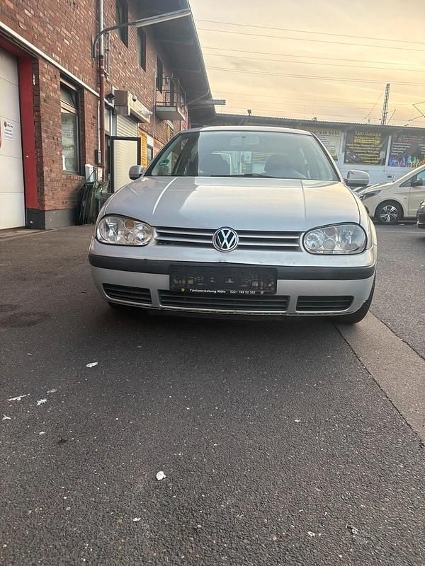 Gebraucht VW Golf IV 100 PS (73 kW) 2000 Silber Limousine