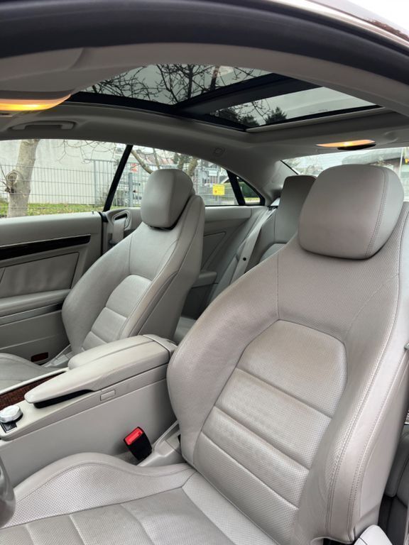 Gebraucht Mercedes E350 292 PS (214 kW) 2011 Blau Coupé