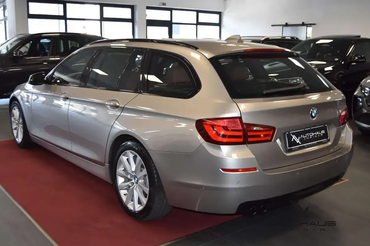 Używany BMW 530 Shadowline 258 KM (189 kW) 2011 Srebrny Kombi