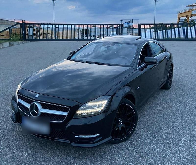 Schwarz Gebraucht 2011 Mercedes CLS350 AMG line Coupé | 17.500 € (Fairer Preis) - Bild 1/4