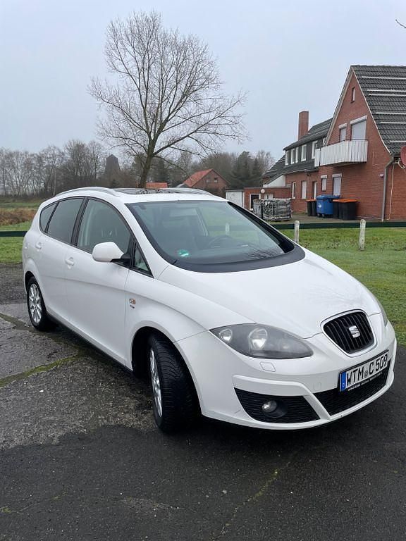 Weiß Gebraucht 2010 Seat Altea Style Van / Kleinbus | 4.000 € (Guter Preis) - Bild 1/4