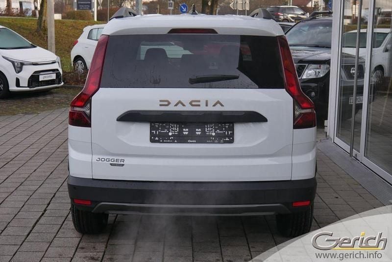 Gebraucht Dacia Jogger Extreme 141 PS (103 kW) 2025 Weiß Van / Kleinbus