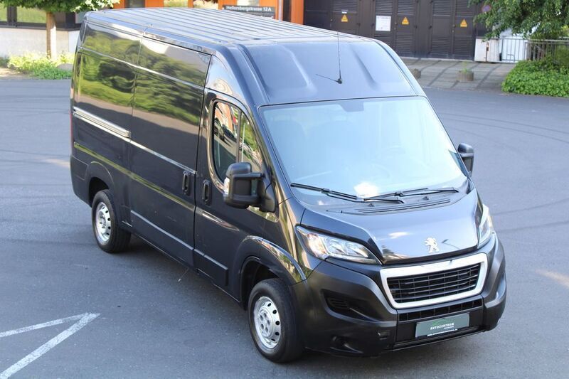 Schwarz Gebraucht 2019 Peugeot Boxer Van | 13.990 € (Guter Preis) - Bild 1/4