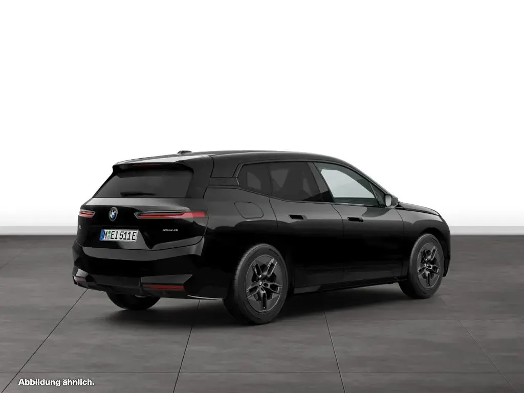 Gebraucht BMW iX 300 kW (408 PS) 2025 Black sapphire metallic SUV
