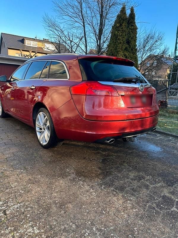 Gebraucht Opel Insignia 260 PS (191 kW) 2010 Rot Kombi
