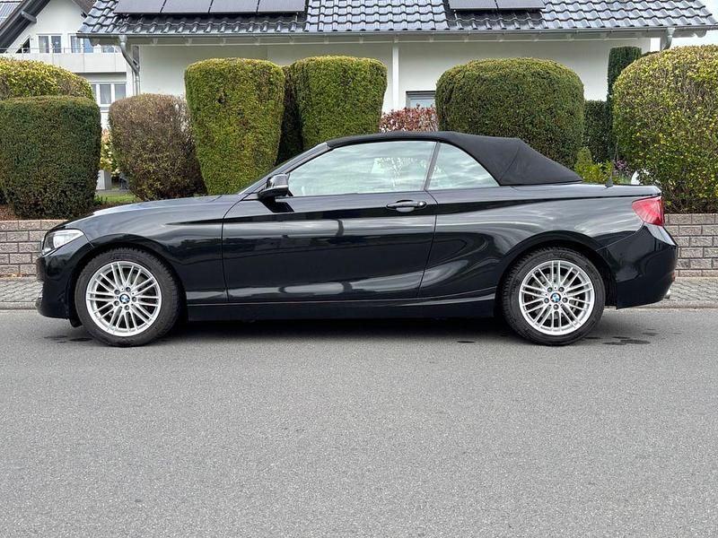 Schwarz Gebraucht 2016 BMW 220 Sport Line Cabrio | 12.800 € (Superpreis) - Bild 1/4