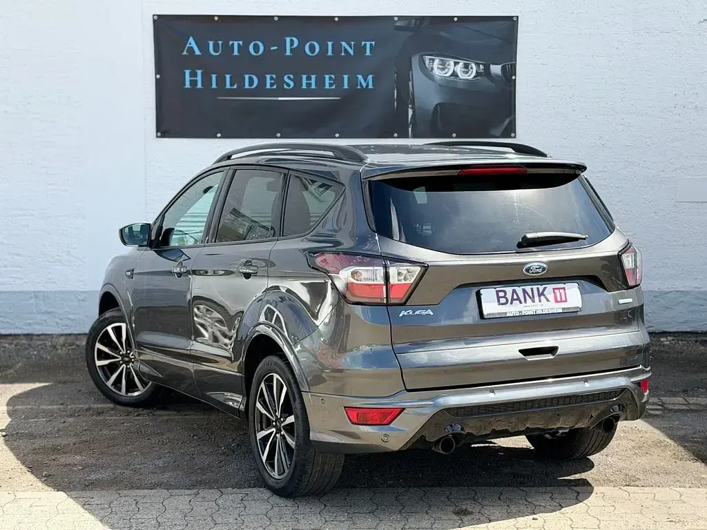 Gebraucht Ford Kuga ST-Line 150 PS (110 kW) 2018 Grau SUV