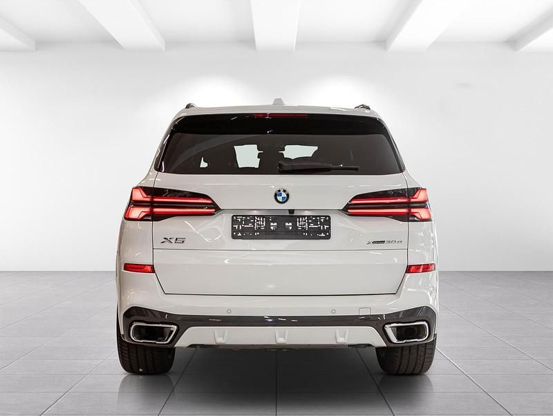 Second-hand BMW X5 Shadowline 286 CP (210 kW) 2025 Alb SUV