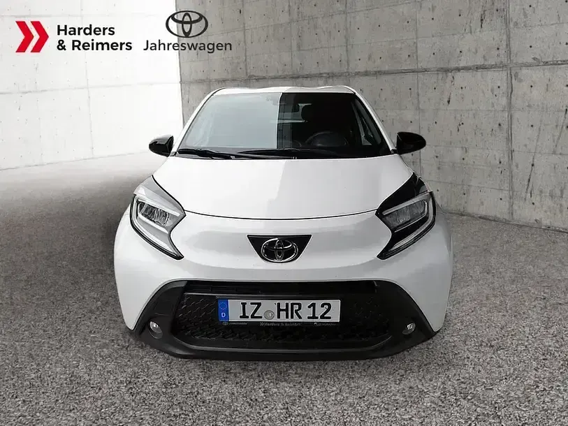 Gebraucht Toyota Aygo Active 72 PS (52 kW) 2024 Weiss Kleinwagen