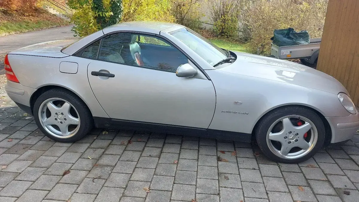 Gebraucht Mercedes SLK230 197 PS (144 kW) 1997 Silber Cabrio