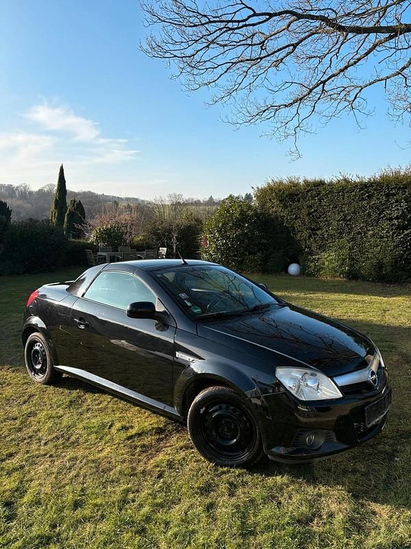 Gebraucht Opel Tigra 90 PS (66 kW) 2004 Schwarz Cabrio
