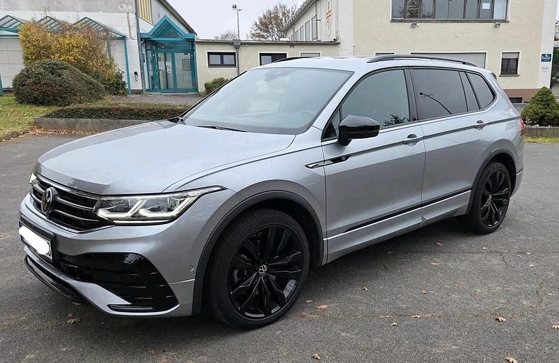 Silber Gebraucht 2022 VW Tiguan Allspace R-line SUV | 37.999 € (Teuer) - Bild 1/4