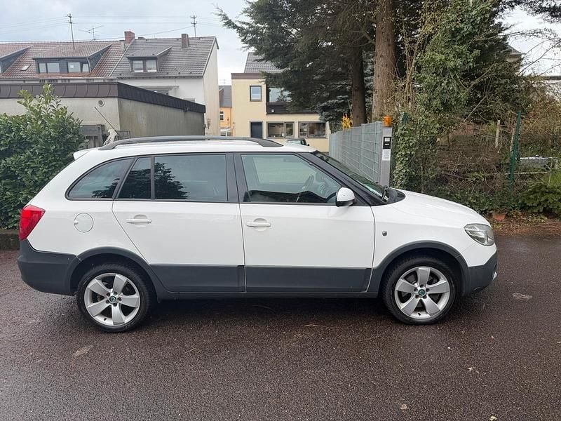 Gebraucht Skoda Fabia 105 PS (77 kW) 2011 Weiß Kombi