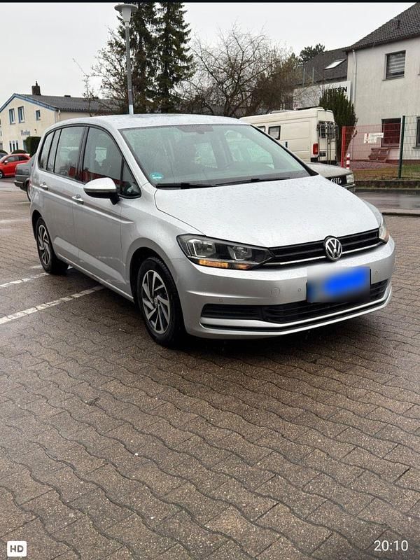 Gebraucht VW Touran Trendline 116 PS (85 kW) 2016 Silber Van / Kleinbus