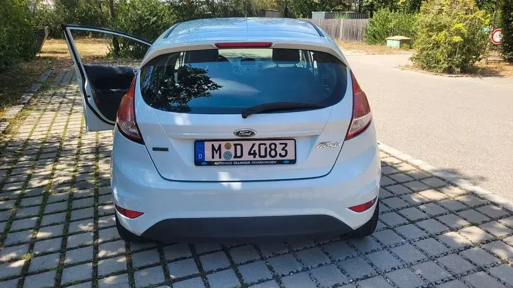 Gebraucht Ford Fiesta SYNC Edition 101 PS (74 kW) 2014 Weiß Kleinwagen