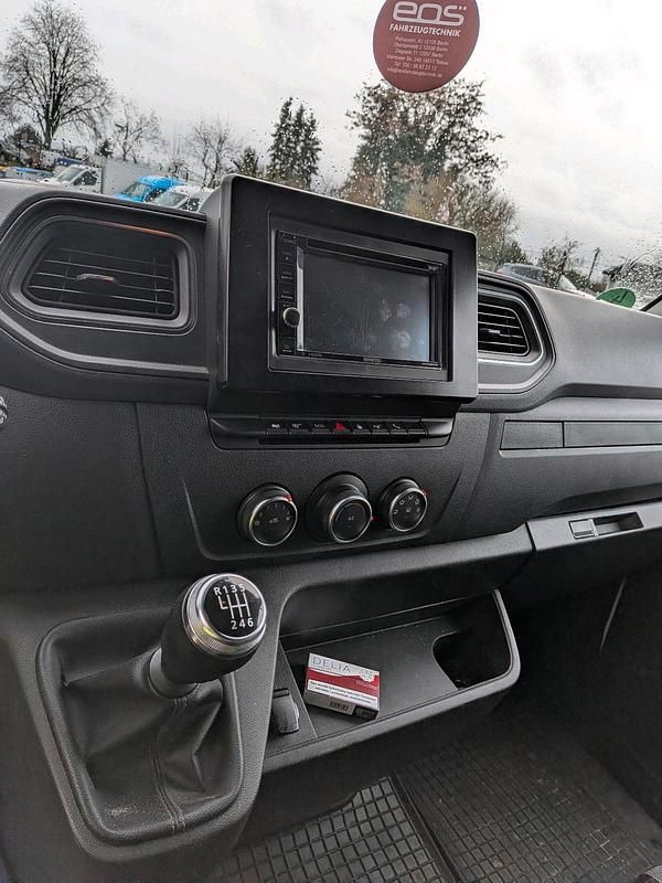 Gebraucht Renault Master 150 PS (110 kW) 2021 Weiß Van / Kleinbus