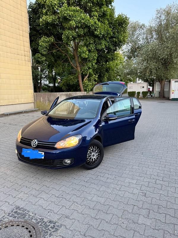 Blau Gebraucht 2011 VW Golf VI Comfortline Limousine | 5.990 € (Fairer Preis) - Bild 1/4