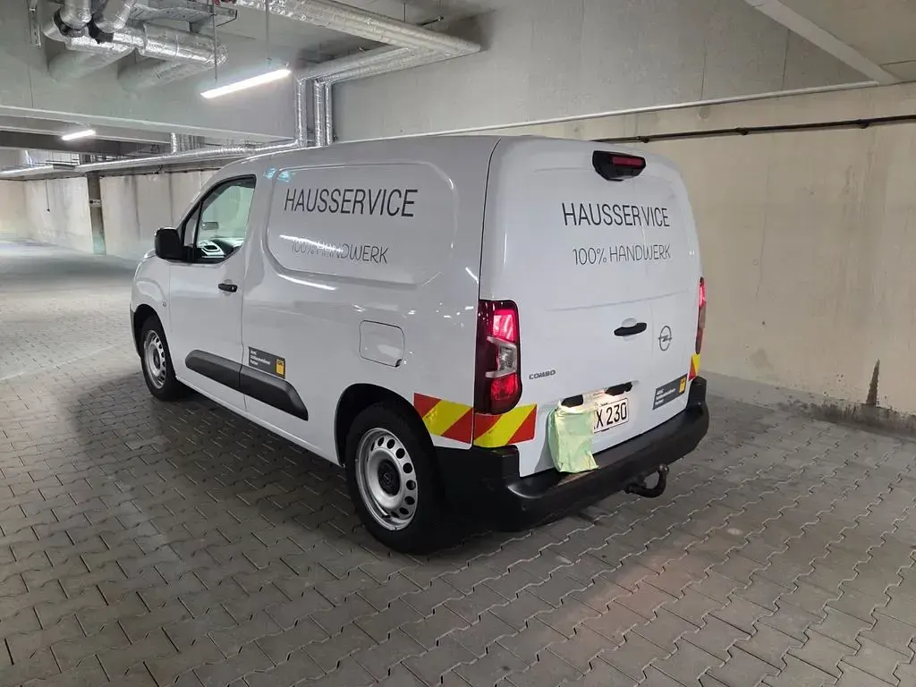 Gebraucht Opel Combo 131 PS (96 kW) 2025 Weiß Van / Kleinbus