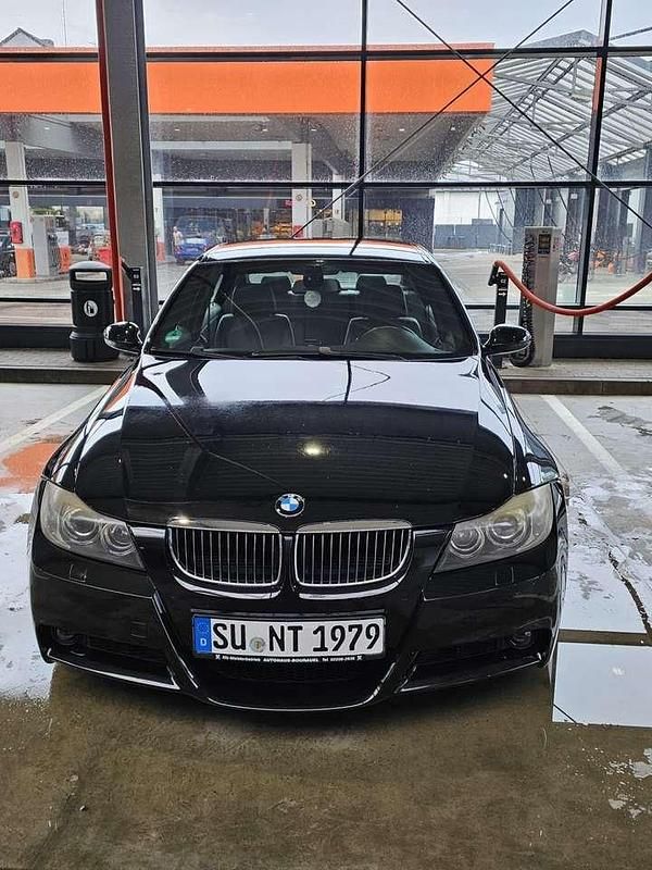 Schwarz Gebraucht 2006 BMW 325 M Sport Limousine | 7.500 € (Fairer Preis) - Bild 1/4