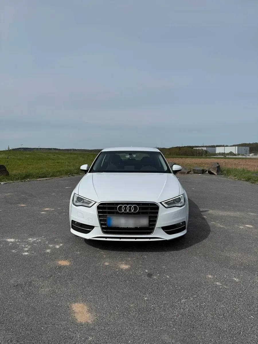 Gebraucht Audi A3 Attraction 110 PS (80 kW) 2016 Weiß Kleinwagen
