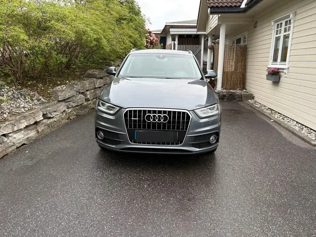 Gebraucht Audi Q3 S-Line 140 PS (102 kW) 2014 Grau SUV