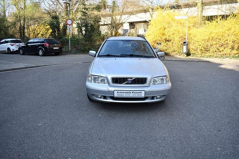 Gebraucht Volvo V40 122 PS (89 kW) 2004 Silber Kombi