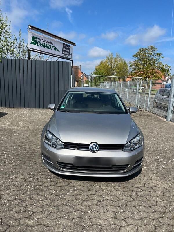 Silber Gebraucht 2015 VW Golf VII Limousine | 7.900 € (Guter Preis) - Bild 1/4