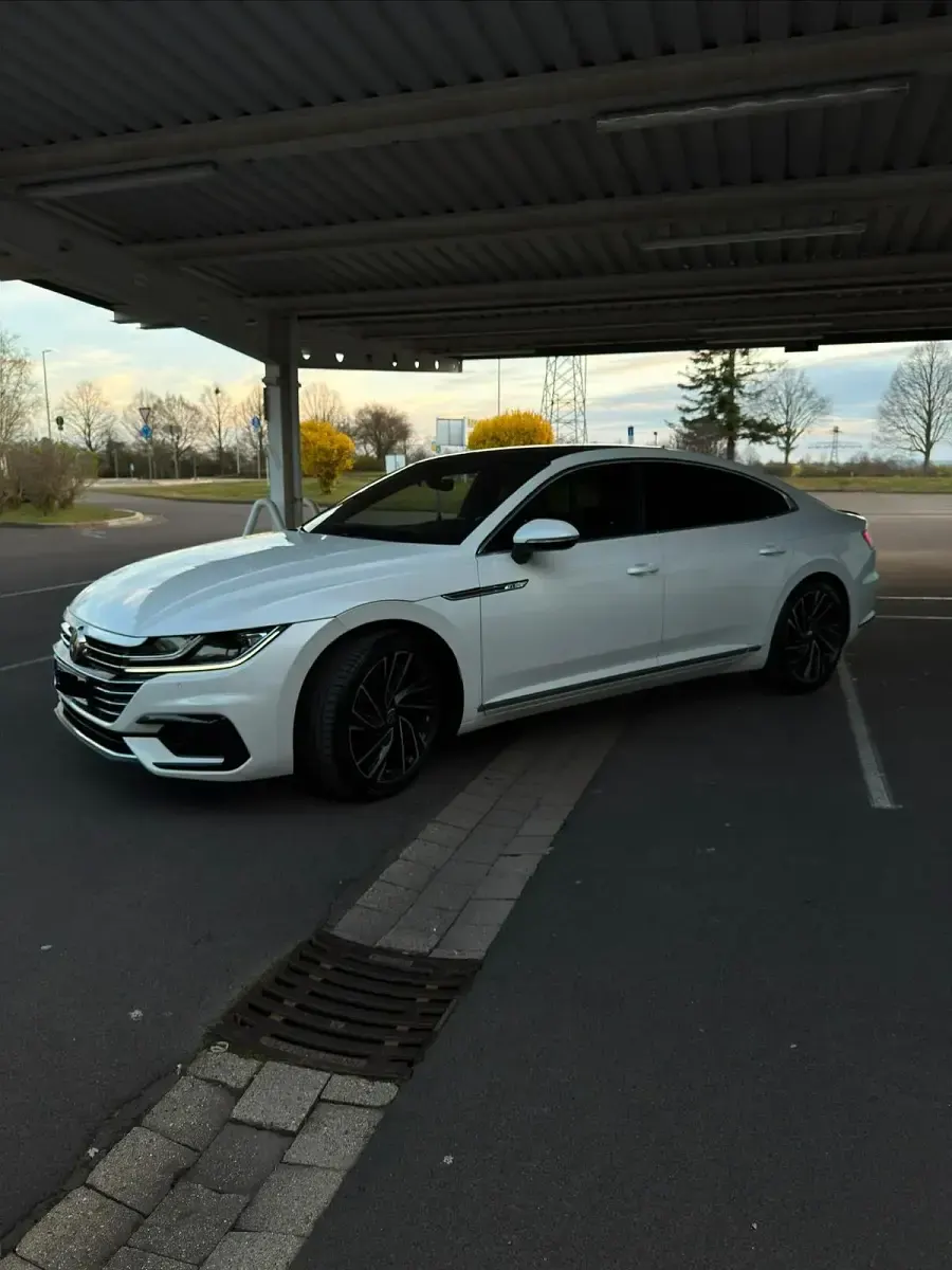 Gebraucht VW Arteon R-line 190 PS (139 kW) 2018 Weiß Kleinwagen