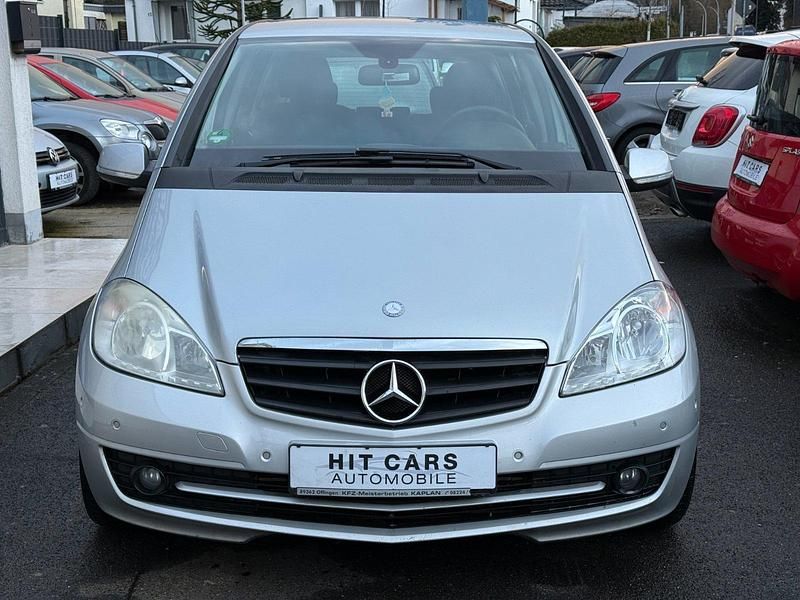 Gebraucht Mercedes 180 109 PS (80 kW) 2009 Silber Limousine