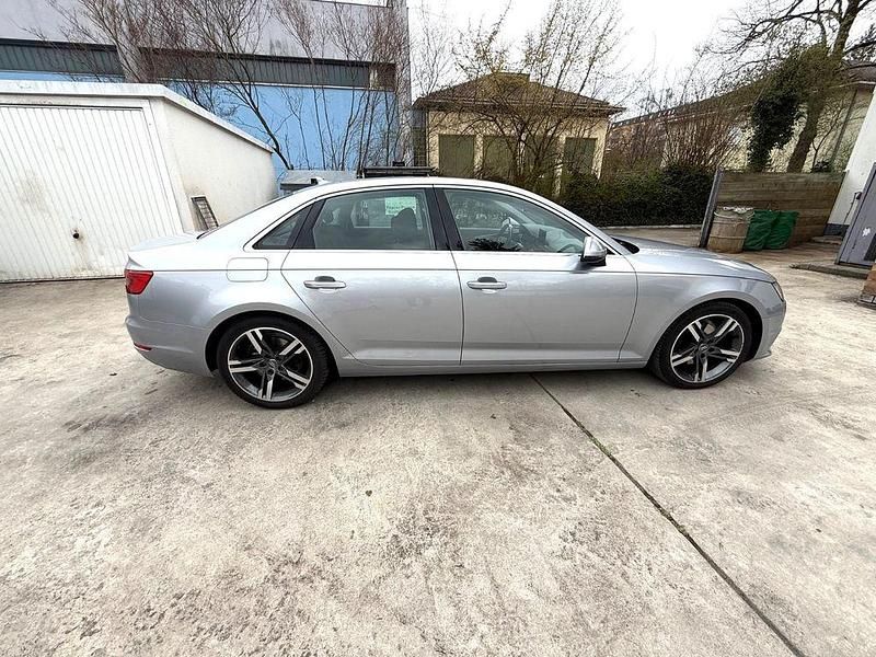 Gebraucht Audi A4 Ambiente 190 PS (139 kW) 2016 Silber Limousine