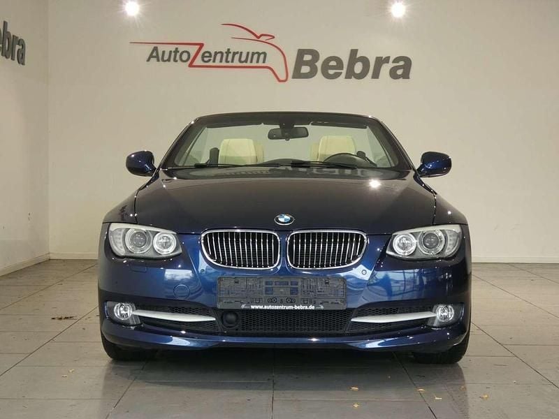 Gebraucht BMW 330 Cabriolet Performance 272 PS (200 kW) 2011 Tiefseeblau Cabrio
