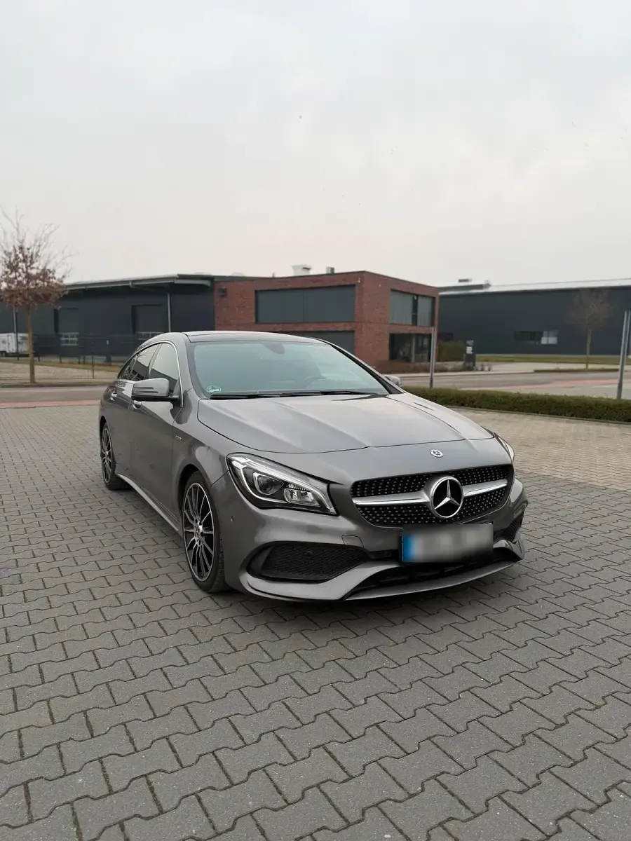 Gebraucht Mercedes CLA180 122 PS (89 kW) 2017 Grau Coupé
