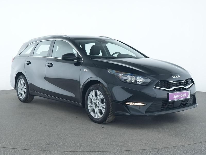 Gebraucht Kia Ceed Vision 160 PS (117 kW) 2023 1k zilinaschwarz Kleinwagen