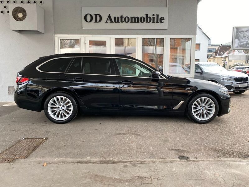 Schwarz Gebraucht 2021 BMW 520 Luxury Line Limousine | 31.550 € (Guter Preis) - Bild 1/4