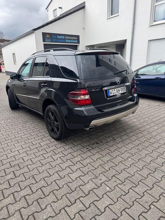 Gebraucht Mercedes ML280 190 PS (139 kW) 2006 Schwarz SUV